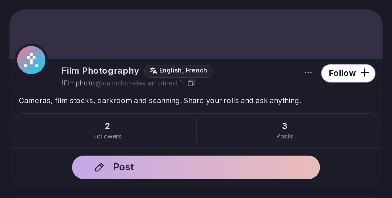 The cover of the Film Photography forum, with an English, French badge beside its name.
